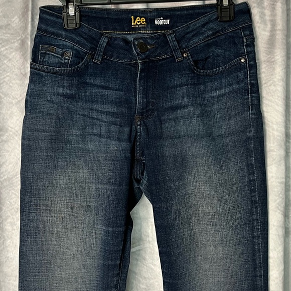 Lee Modern Series Curvy Fit Bootcut Jeans - sz 4 Medium - Picture 2 of 12